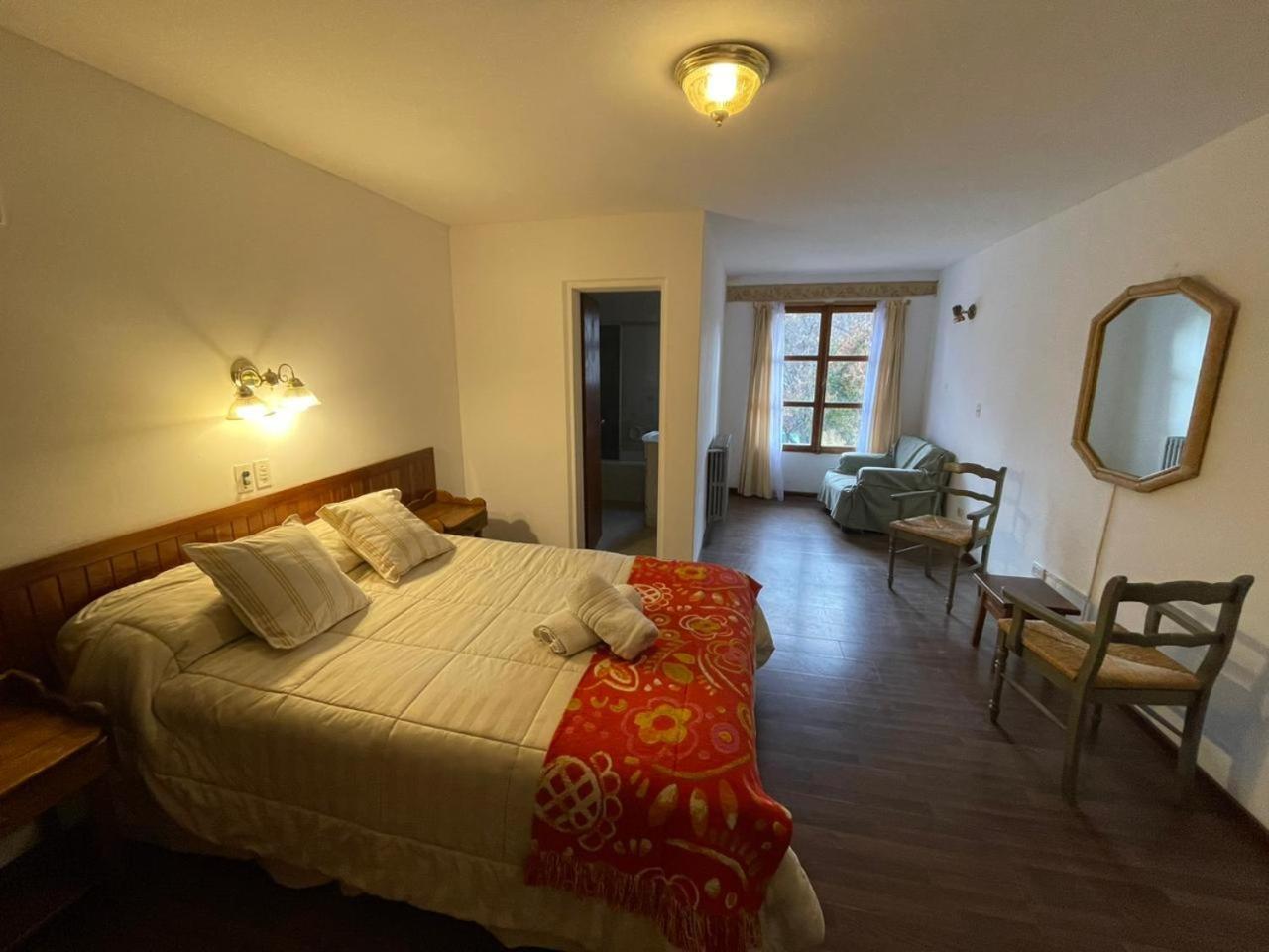 KM Hosteria Valle Del Sol Hotell San Carlos de Bariloche Eksteriør bilde