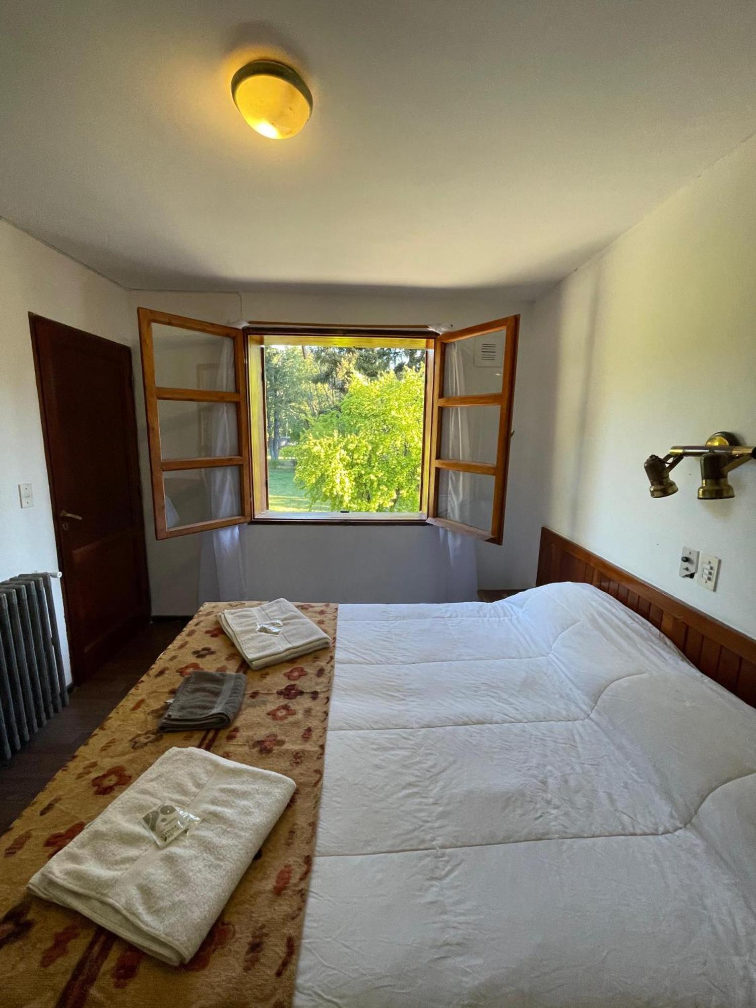 KM Hosteria Valle Del Sol Hotell San Carlos de Bariloche Eksteriør bilde