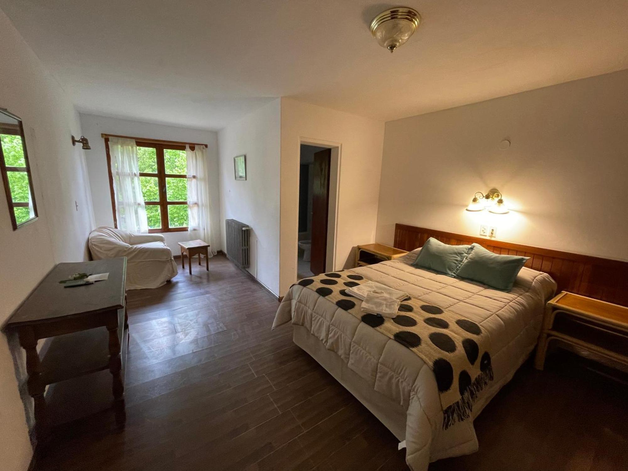 KM Hosteria Valle Del Sol Hotell San Carlos de Bariloche Eksteriør bilde